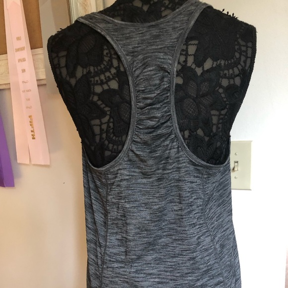 Lululemon tank - Picture 4 of 4